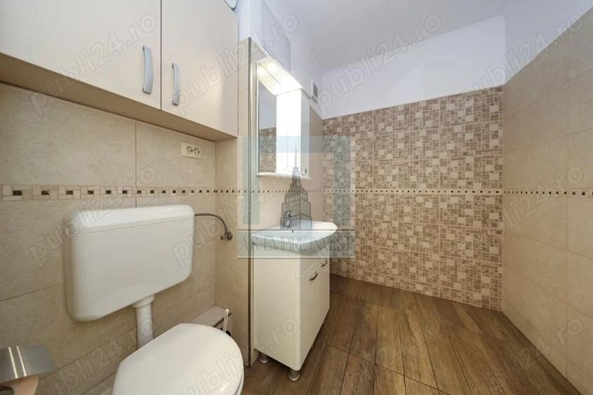 Apartament cu 4 camere decomandat, mobilat în Centrul Civic