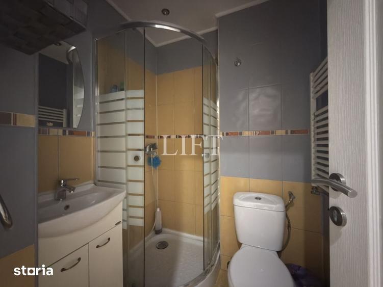 Apartament cu 3 camere decomandat în Astra