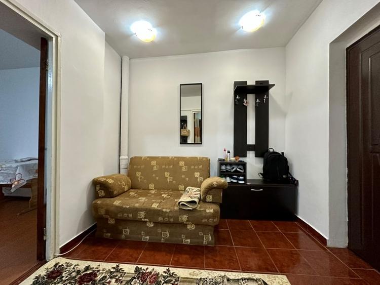 Apartament cu 2 camere semidecomandat, mobilat în Gorjului