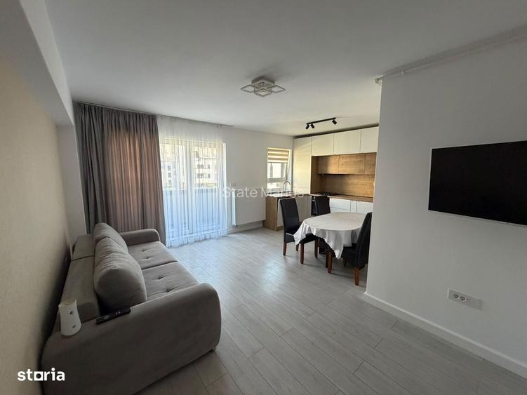 Apartament 3 camere, Tractorul