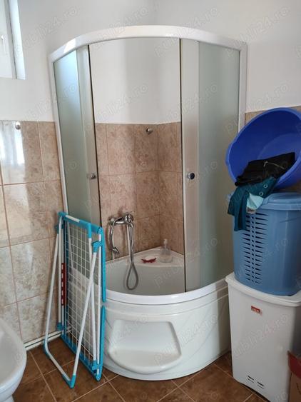 Casă cu 3 camere cu Teren 3500 Mp în Central