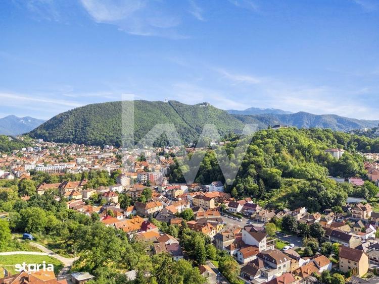 Casă cu 6 camere cu Teren 1600 Mp în Centrul Istoric
