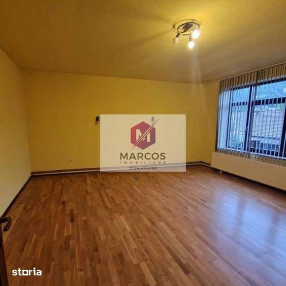 Apartament cu 7 camere în Muncitoresc