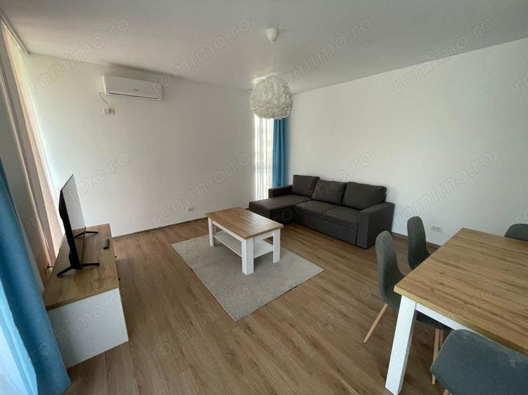 Apartament cu 3 camere semidecomandat în Lipovei