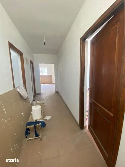 Spațiu comercial, de 60 mp, în Craiovița Nouă