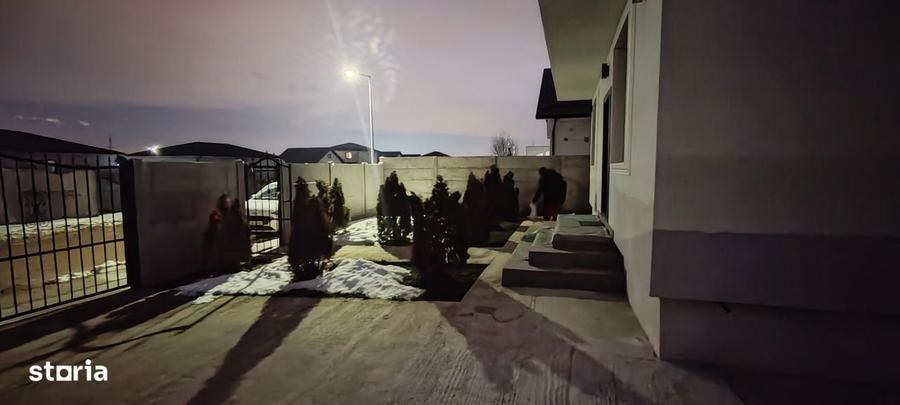 Casă cu 4 camere cu Teren 180 Mp în Central