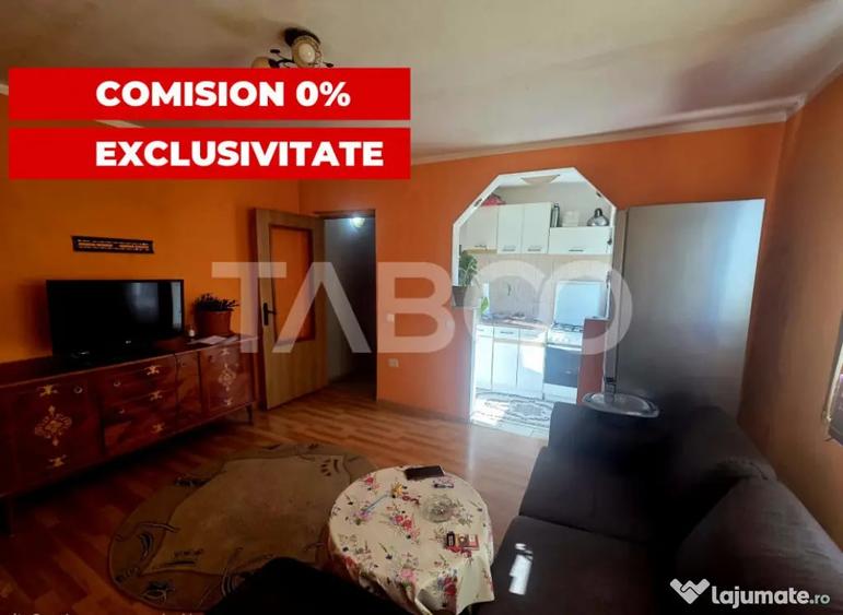 Apartament cu 3 camere semidecomandat în Central