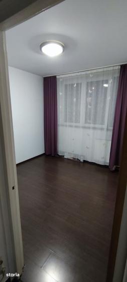Apartament cu 3 camere semidecomandat în Drumul Taberei