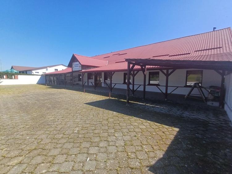 Spațiu comercial, de 1,500 mp, în Central
