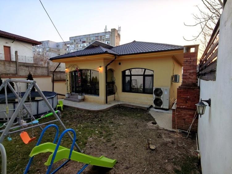 Casă cu 4 camere în Central