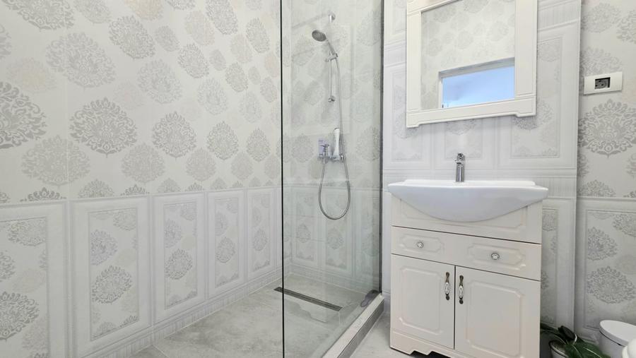 Apartament cu 2 camere semidecomandat, mobilat în Mamaia-Sat