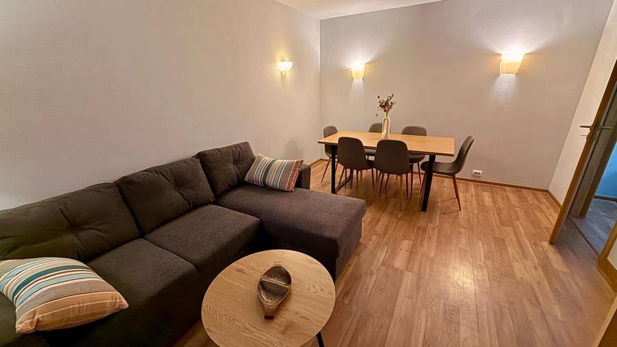 Apartament cu 3 camere decomandat în Aviației