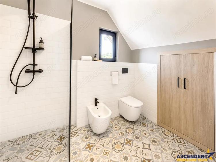 Casă cu Teren 1532 Mp în Șinca