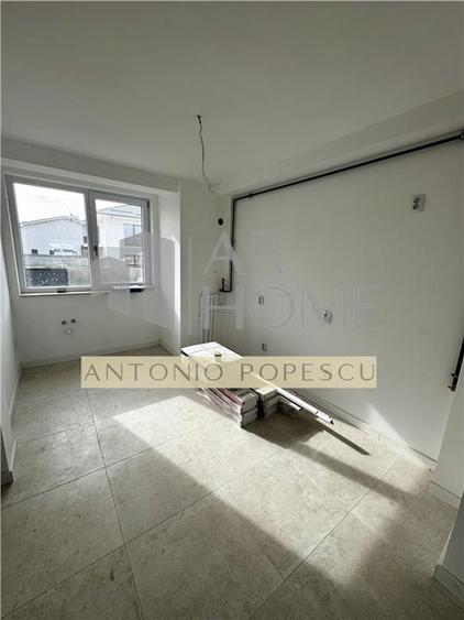Duplex cu 4 camere cu Canalizare în Păuleștii Noi
