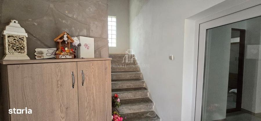 Casă cu 2 camere decomandat în Angofa