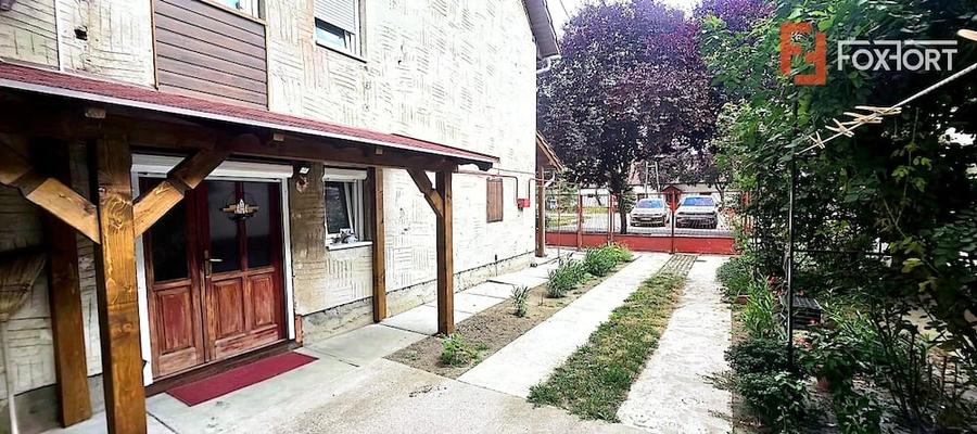 Casă cu 4 camere cu Teren 547 Mp în Central
