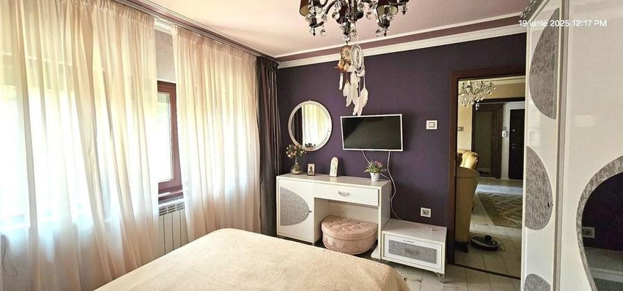 Apartament cu 3 camere decomandat, mobilat în Central