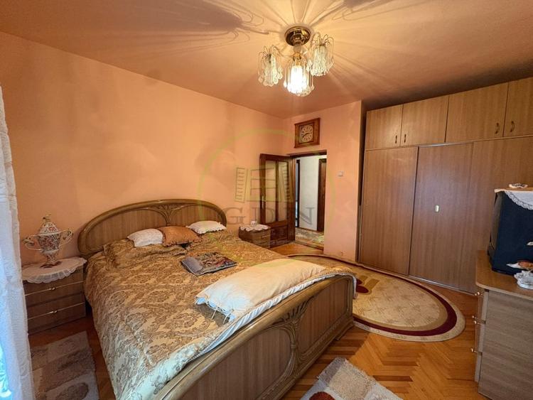 Casă individuală cu 5 camere cu Canalizare în Valea Rosie