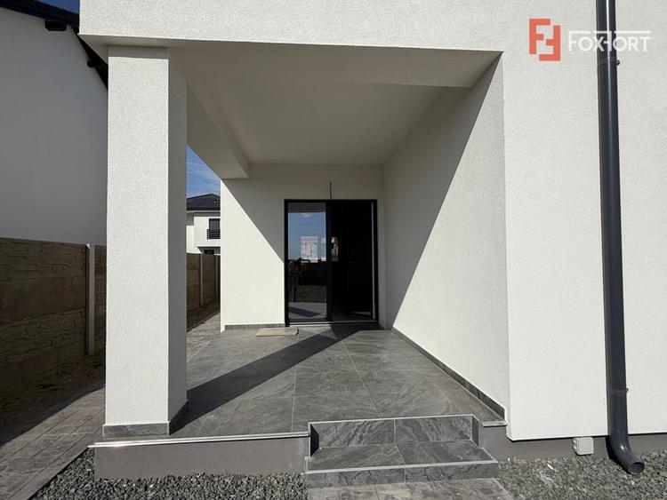 Duplex cu 4 camere cu Canalizare în Săcălaz