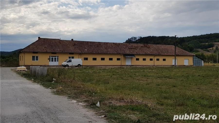 Spațiu comercial, de 600 mp, în Rișca