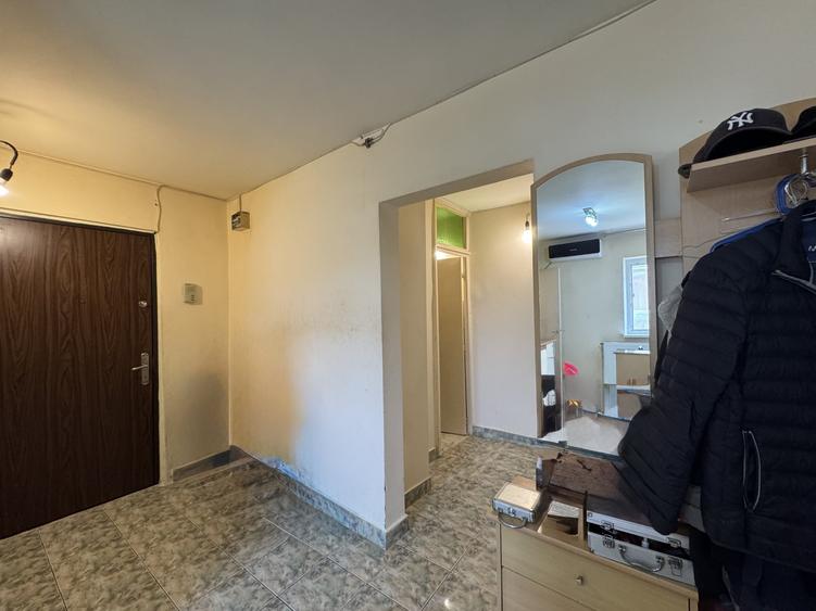 Apartament cu 3 camere decomandat, mobilat în Bucovina