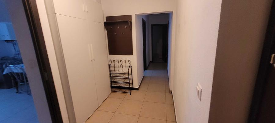 Apartament cu 3 camere decomandat în Micro 4