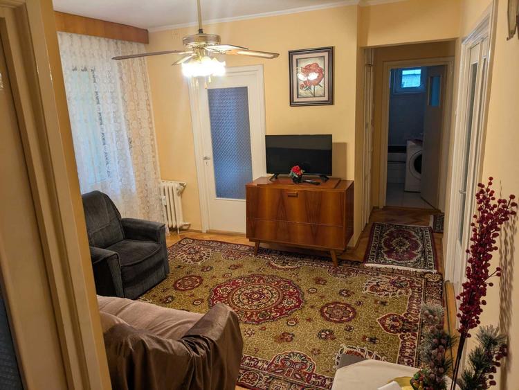 Apartament cu 3 camere decomandat în Decebal