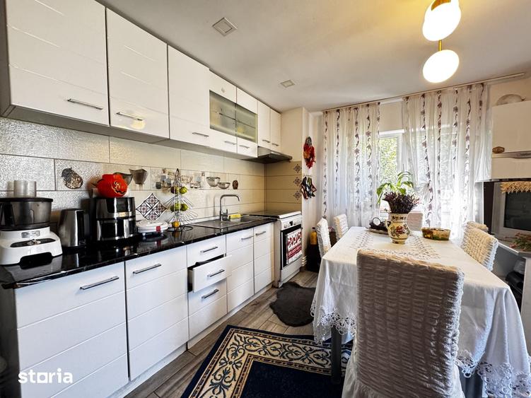 Casă cu 4 camere cu Teren 1350 Mp în Mărgineni