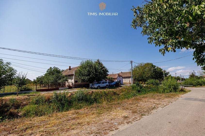 Teren Construcții intravilan de 1340 mp, în Remetea Mare