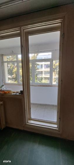 Apartament cu 4 camere decomandat în Ozana