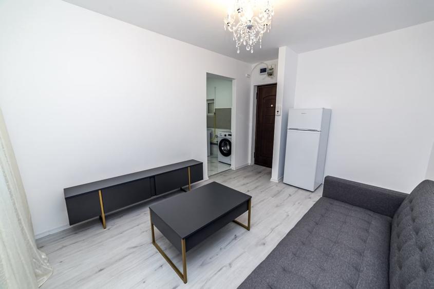 Apartament cu 2 camere semidecomandat, mobilat în Rahova