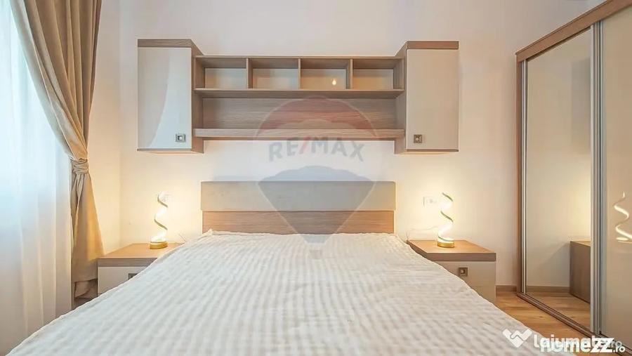 Apartament cu 3 camere decomandat în Tractorul