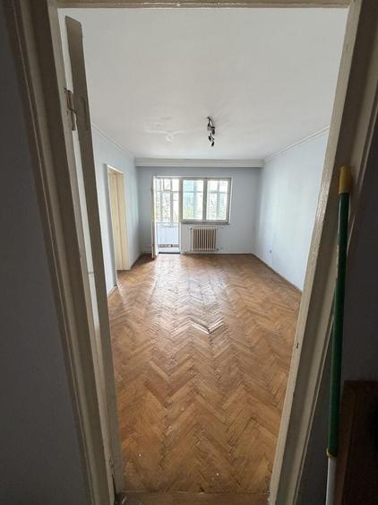 Apartament cu 2 camere semidecomandat în Precista