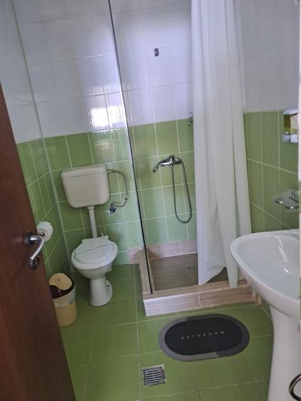 Casă cu 15 camere în Rânca
