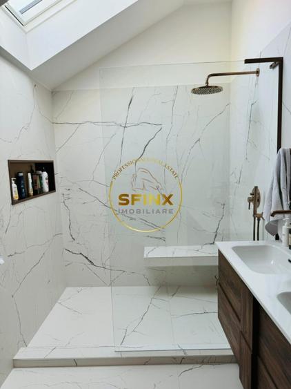 Duplex cu 5 camere cu Canalizare în Iancu Nicolae
