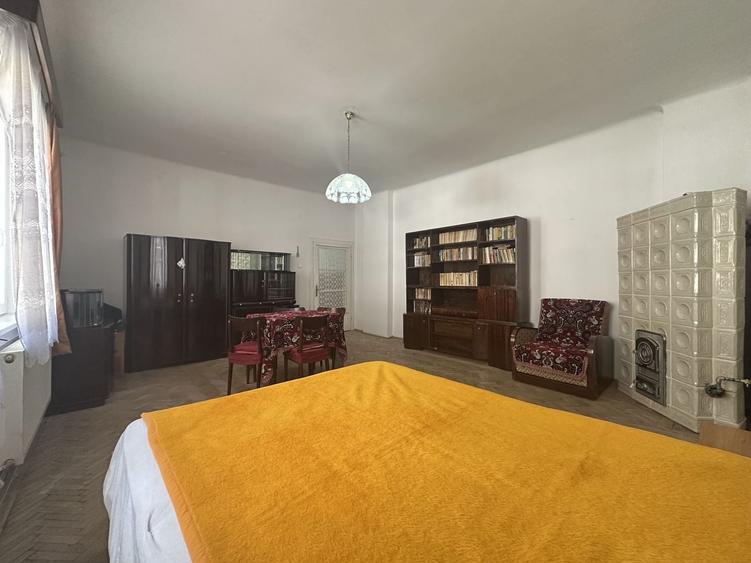 Apartament cu 2 camere semidecomandat în Centrul Istoric