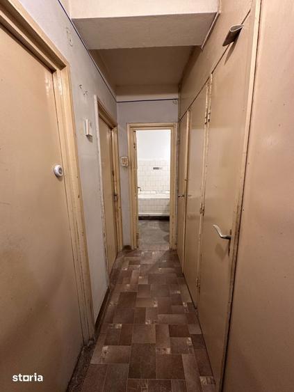 Apartament cu 3 camere, mobilat în Calea București
