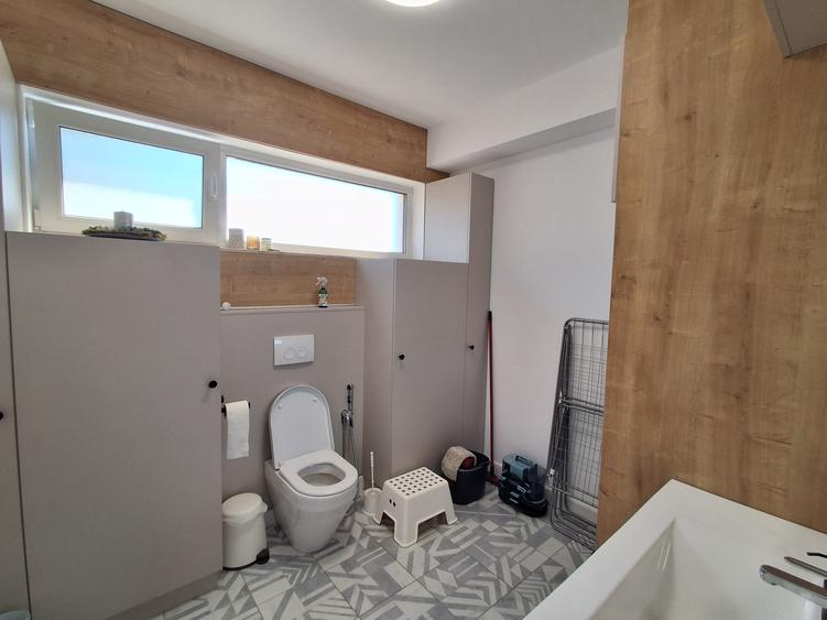Duplex cu 4 camere cu Canalizare în Iris