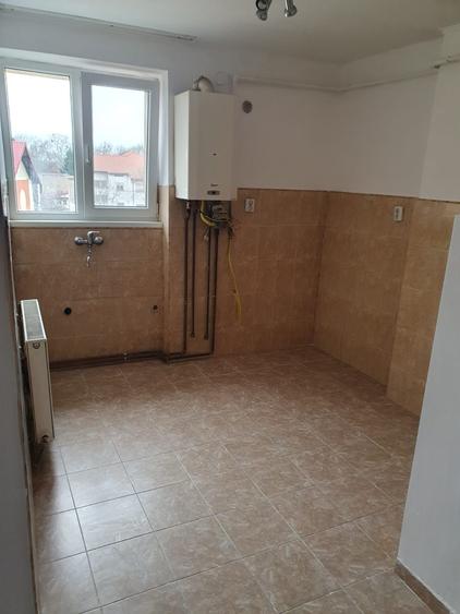 Apartament cu 2 camere semidecomandat în Semicentral