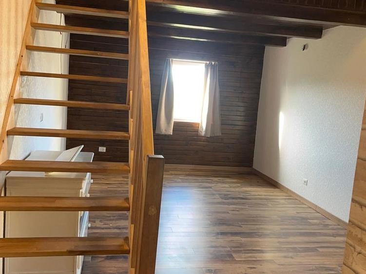 Casă individuală cu 3 camere cu Teren 10000 Mp în Mitocu Dragomirnei