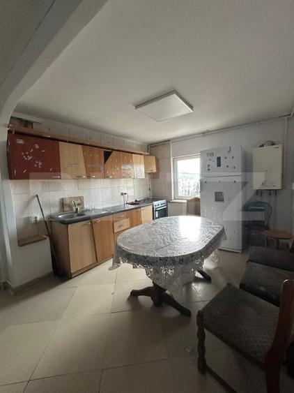 Apartament cu 3 camere decomandat în Gherla