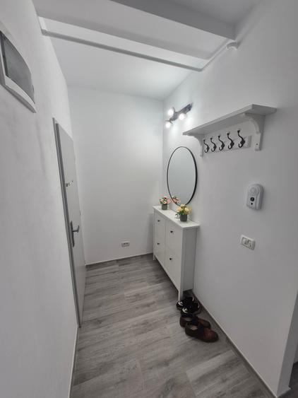 Apartament cu 2 camere decomandat în Girocului