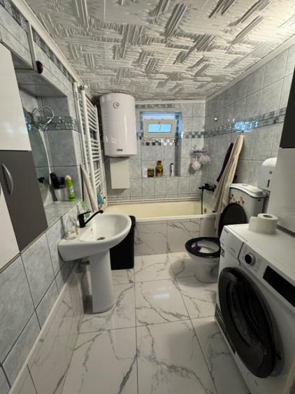 Casă cu 4 camere cu Teren 1160 Mp în Podari