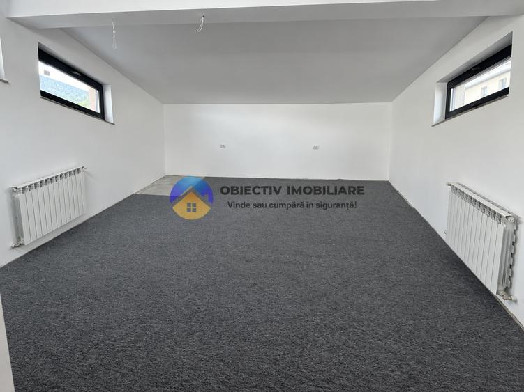 Casă cu 4 camere cu Teren 711 Mp în Dumbrava Roșie