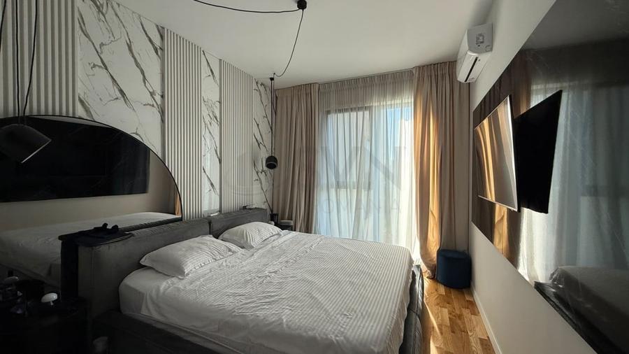 Apartament cu 3 camere decomandat, mobilat în P-ta Presei Libere