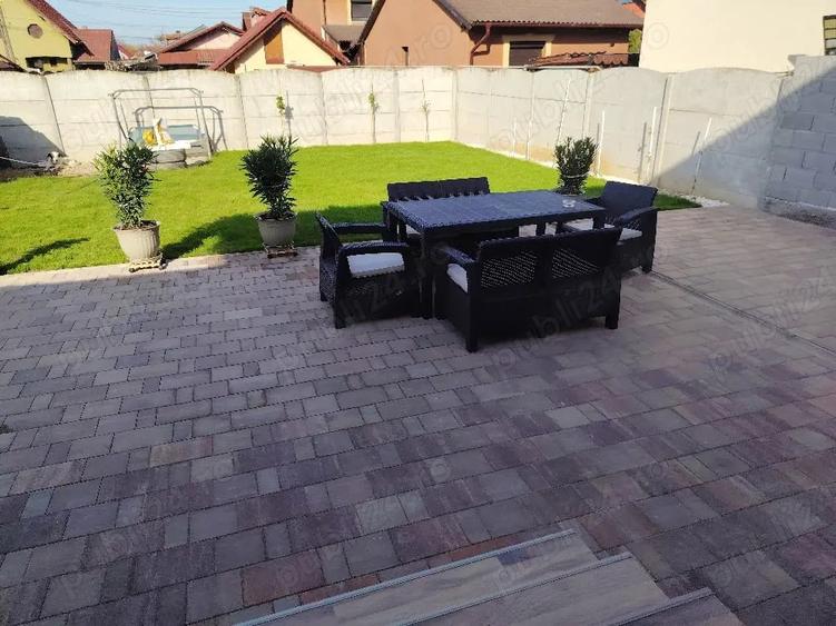 Casă cu Teren 430 Mp în Plopi