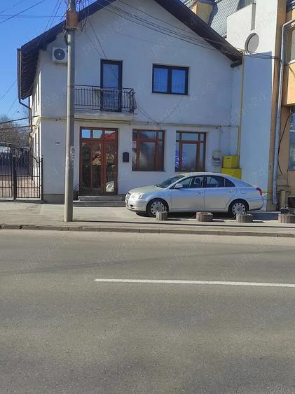 Casă cu 5 camere în Central