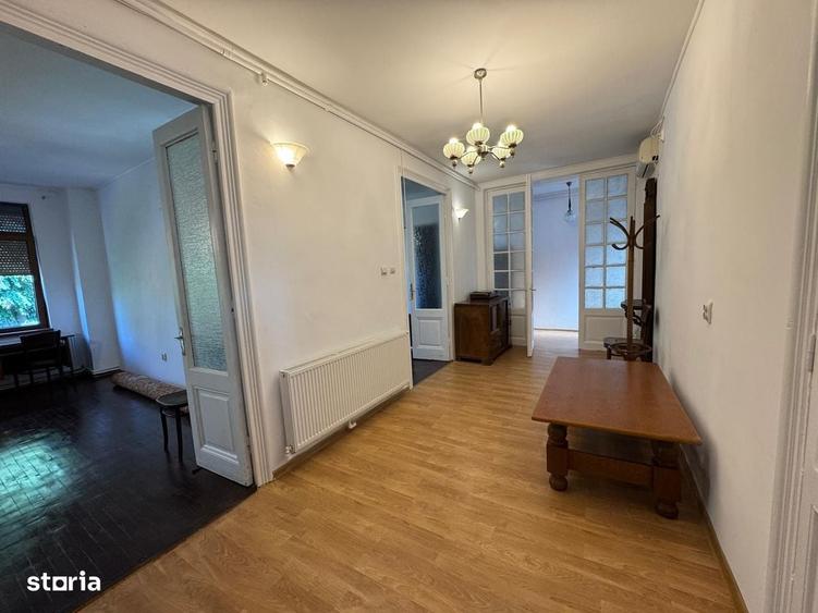 Apartament cu 4 camere în Cotroceni
