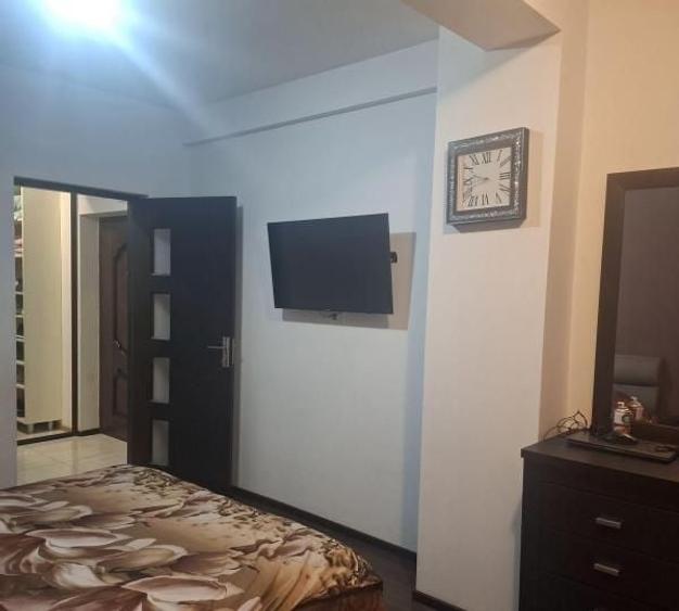 Apartament cu 2 camere decomandat, mobilat în Far