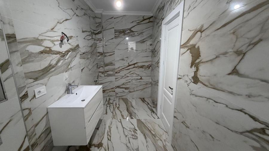 Apartament cu 3 camere decomandat în Aviației